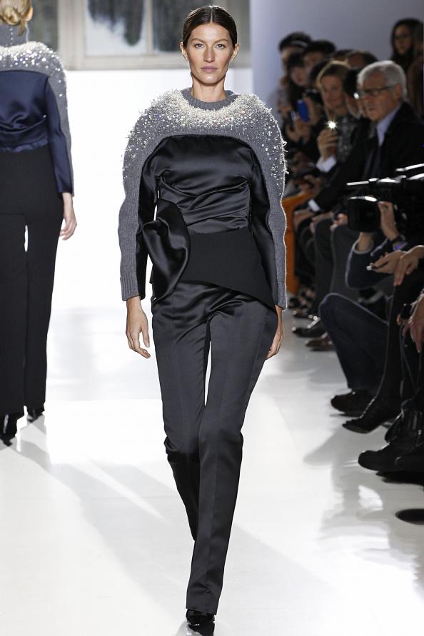 041415-gisele-runway-lead