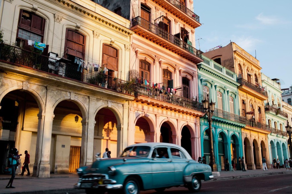 cuba-colorful-homes-in-old-havana-credit-lisette-poole-for-the-new-york-times